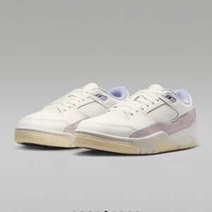 Jordan Flight Court
Women's Shoes  WOMENS 12